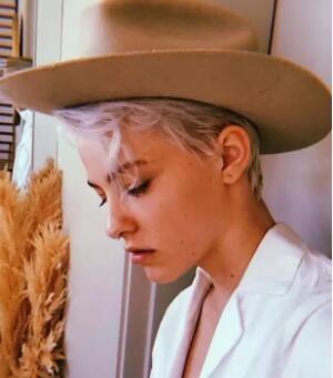 帅气女生短发造型_怎么打造女生帅气短发发型