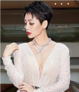 帅气女生短发造型_怎么打造女生帅气短发发型