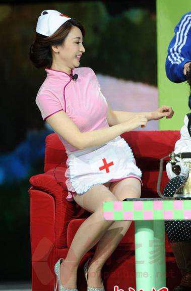 安以轩自曝齐b短裙露底裤照片 干露露柳岩春光乍泄图片