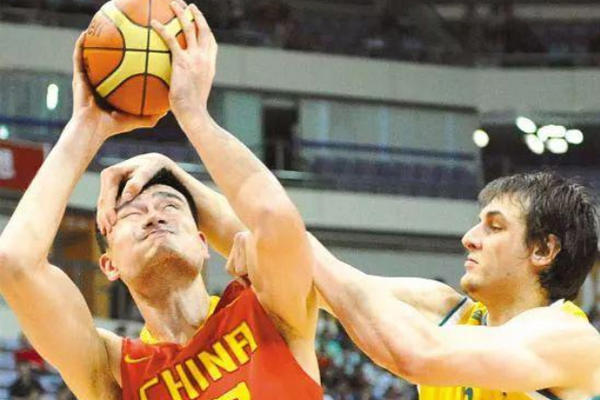 博古特讽刺孙杨 称应将领奖台砸烂