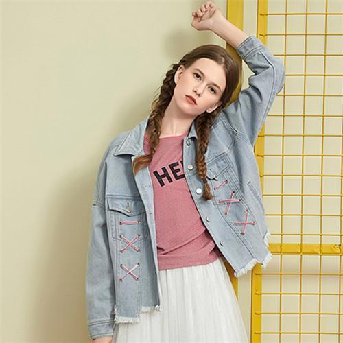 牛仔外套的三种万能搭配 牛仔外套搭配方法