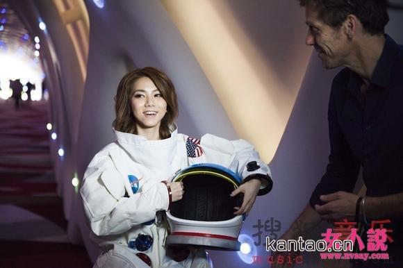 网友偶遇关晓彤 网友直呼怪不得鹿晗会喜欢