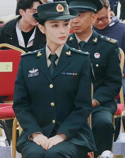 张馨予被喊军嫂 称从不敢以军嫂自居