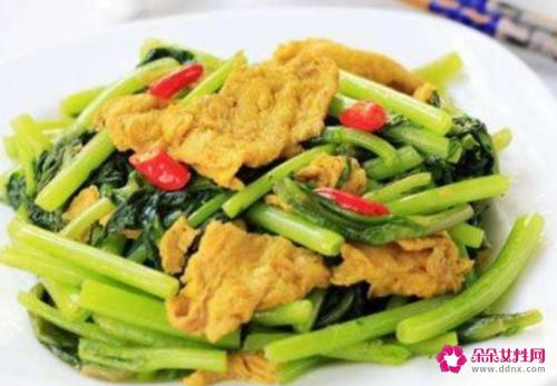茼蒿炒鸡蛋的做法
