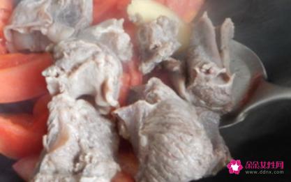 番茄牛腩汤的做法