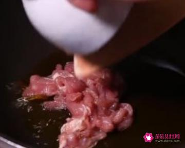 肉丝炒胡萝卜丝的做法