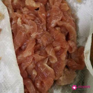 肉丝炒胡萝卜丝的做法