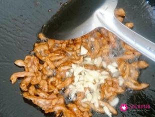 肉丝炒胡萝卜丝的做法