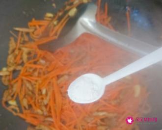 肉丝炒胡萝卜丝的做法