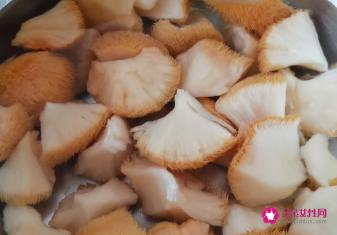 干猴头菇煲鸡汤的做法窍门