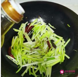 韭黄炒鸡蛋的做法