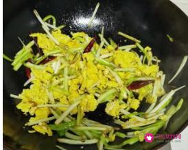 韭黄炒鸡蛋的做法