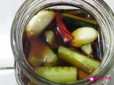 黄瓜腌制方法和配方