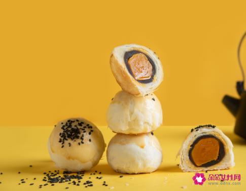 蛋黄酥的做法介绍