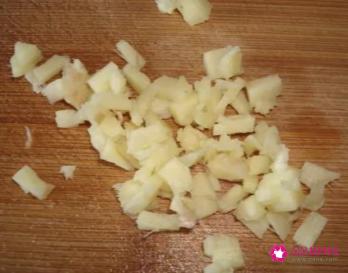 榨白萝卜汁的做法