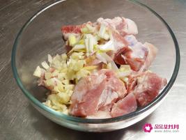 锡纸烤排骨的做法