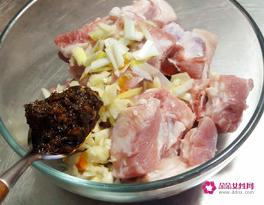 锡纸烤排骨的做法