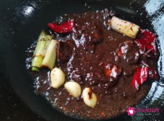 正宗东北铁锅炖鱼的做法