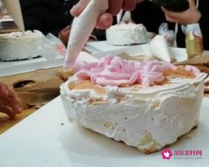 手工制作蛋糕的方法与步骤