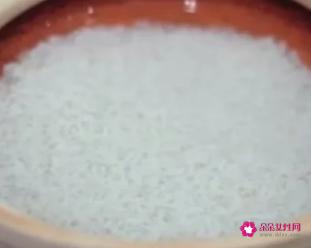 吃煲仔饭的正确方法