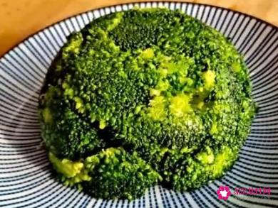 西兰花凉拌菜的做法