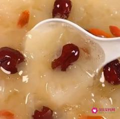 银耳红枣汤的做法