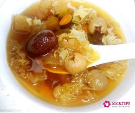 银耳红枣汤的做法