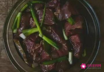 怎么包粽子详细步骤