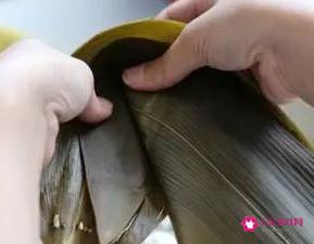 怎么包粽子详细步骤