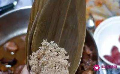 怎么包粽子详细步骤