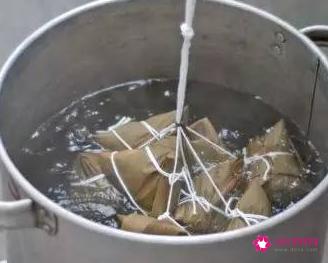 怎么包粽子详细步骤