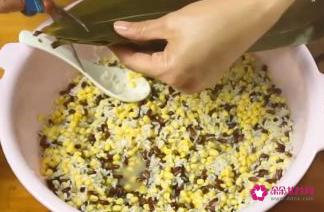 怎么包粽子详细步骤