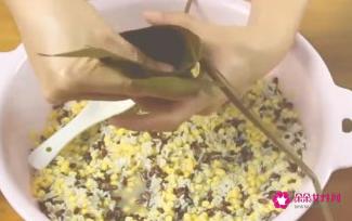 怎么包粽子详细步骤