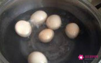 正确水煮鸡蛋的做法