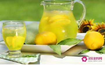 经常喝柠檬水上火吗