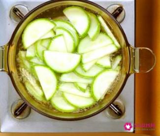 西葫芦怎样炒着吃才好吃