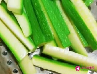 西葫芦怎样炒着吃才好吃