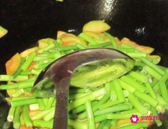 西葫芦怎样炒着吃才好吃