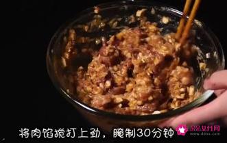 红烧狮子头的做法正宗的做法