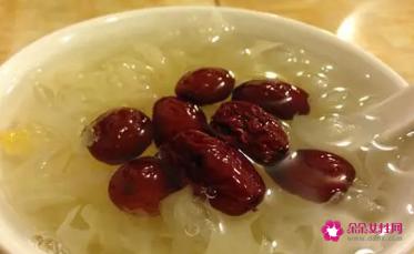银耳红枣汤什么功效