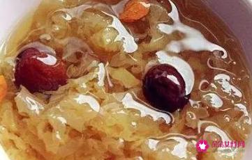 银耳红枣汤什么功效