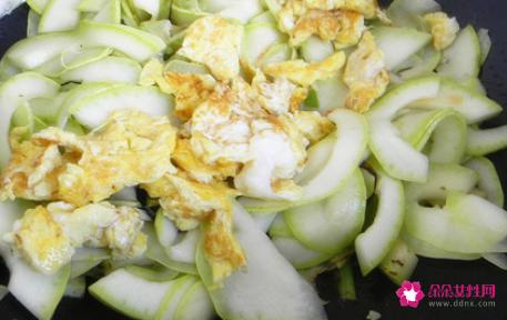 角瓜炒鸡蛋的做法