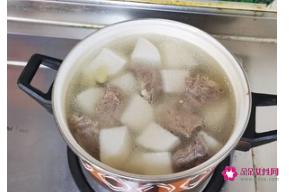 牛肉白萝卜汤的做法