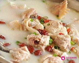 家庭清炖整鸡的做法