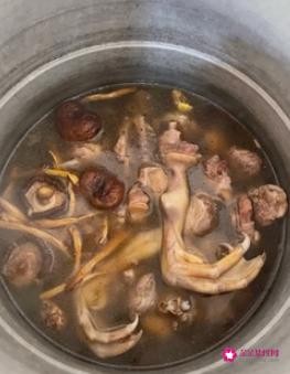 家常炖鸭子汤简单做法大全