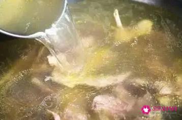 家常炖鸭子汤简单做法大全