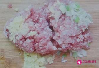 油炸肉丸子的家常做法简单