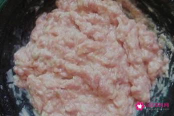 油炸肉丸子的家常做法简单