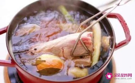 煮猪肉放什么料好吃