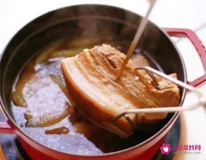 煮猪肉放什么料好吃